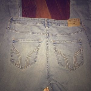Hollister high wasted 9L lightwash jeans